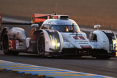 Problemi per l'Audi numero 2, passa in testa la 1!