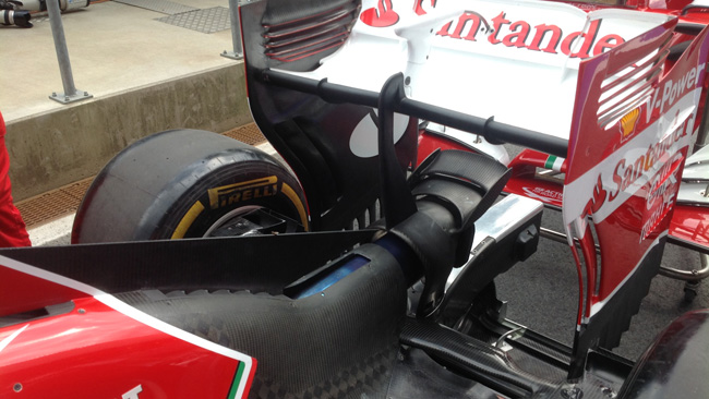 Raikkonen con il mono pilone e il monkey seat