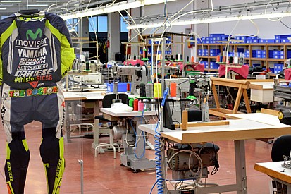 Venduta a 24.001 euro la tuta di Valentino per il Sic