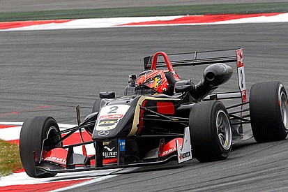 Strepitosa pole firmata da Esteban Ocon!