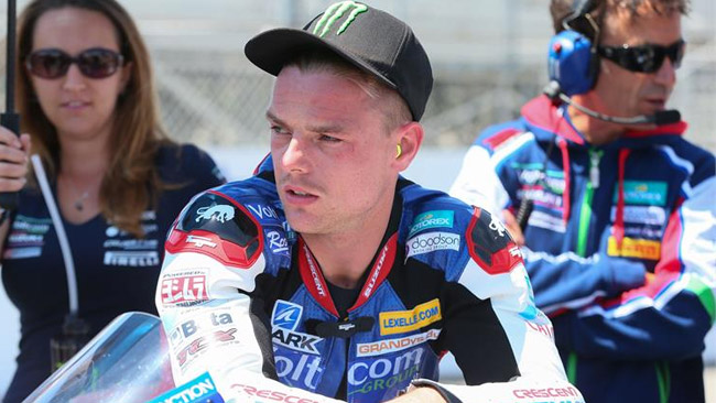 Solo una forte contusione per Alex Lowes