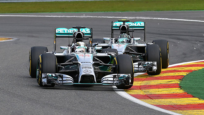 Mercedes: Rosberg e Hamilton convocati a Brackley