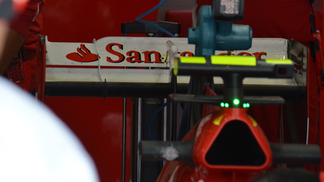 Raikkonen ha perso un pezzo del nolder sul flap
