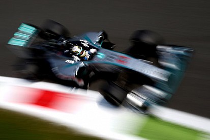 Hamilton torna alla vittoria in rimonta a Monza