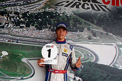 Nyck De Vries coglie la vittoria anche in Gara 2!