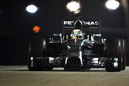 Hamilton in pole a Singapore per sette millesimi!