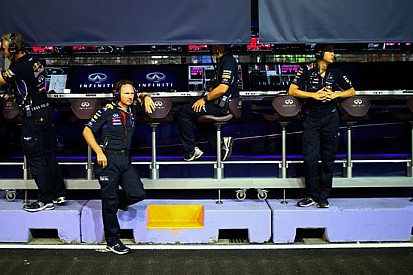 La McLaren contesta l'uso della radio della Red Bull