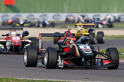Verstappen vince la gara, Ocon il titolo!