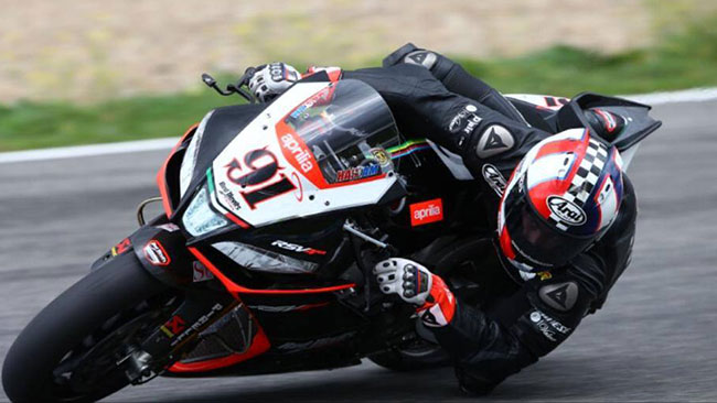 L'Aprilia continua in forma ufficiale anche in SBK