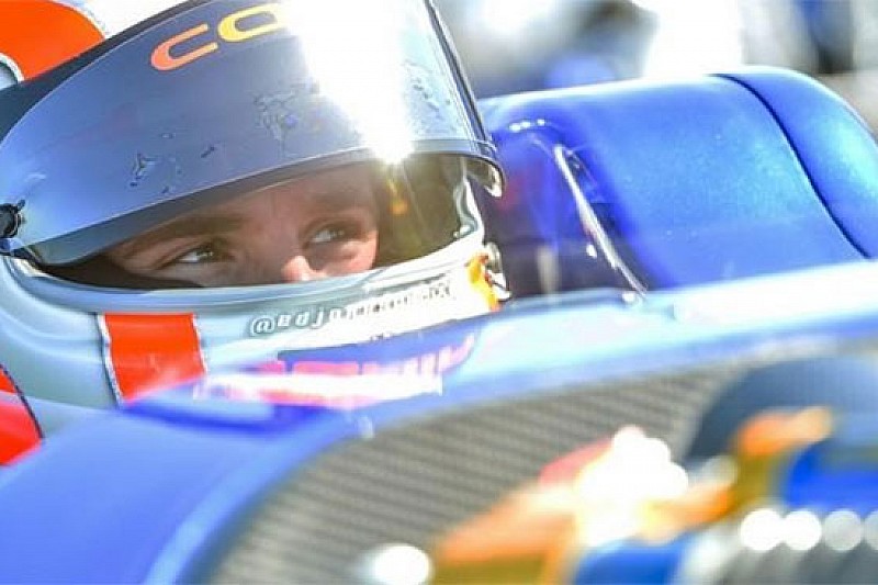 La Carlin monopolizza la prima fila al debutto