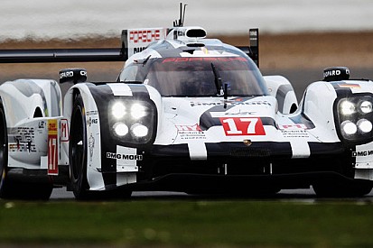 Silverstone, 1° Ora: la Porsche va in fuga