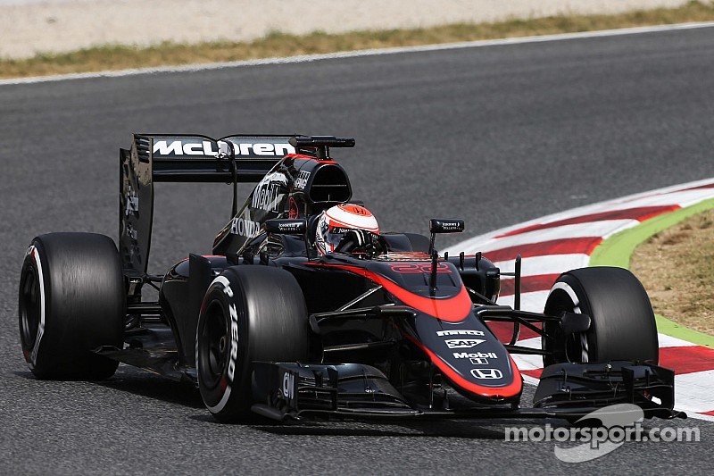 Chefe da Honda acha que McLaren pode chegar ao pódio em 2015
