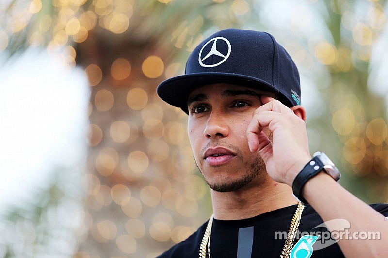 Хэмилтон подписал новый контракт с Mercedes