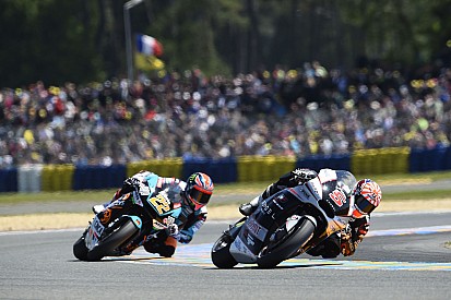 Mesmo com uma queda, Sam Lowes fatura a pole na Moto2