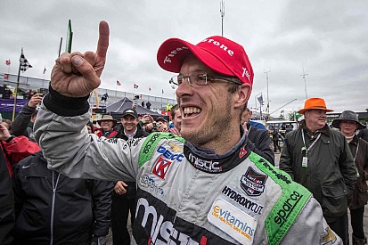 Sebastien Bourdais triunfa en Detroit