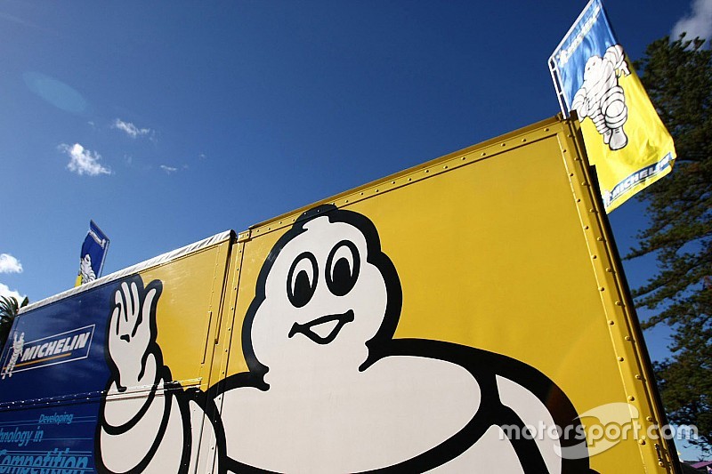 Essais Michelin - Rossi, Lorenzo et Márquez chutent