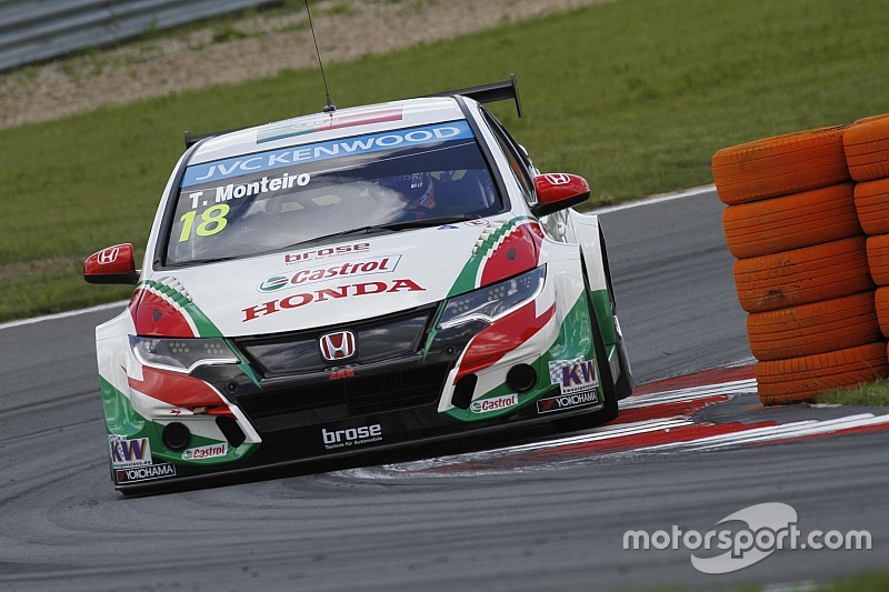 Monteiro venció en la segunda carrera