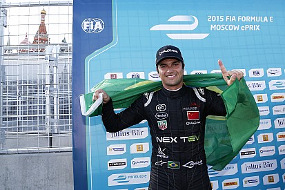 Líder da Fórmula E, Nelsinho Piquet renova com China Racing