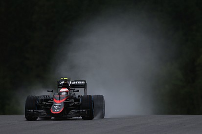 Button deberá luchar en la carrera