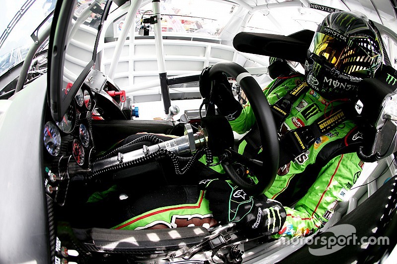Kyle Busch brilla en Sonoma