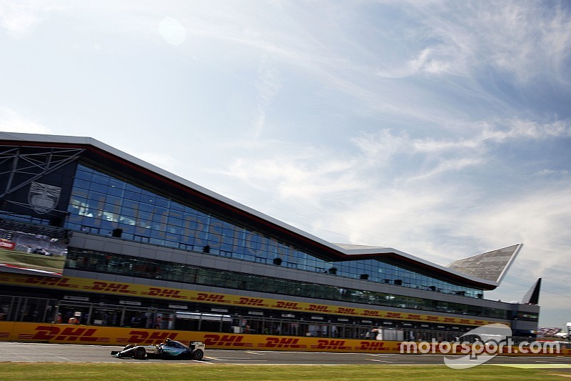 Rosberg vuelve a quedar al frente en la práctica 2