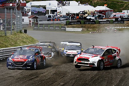 Hansen en tête en Suède sur sa 208 devant les deux Ford, Solberg 4e