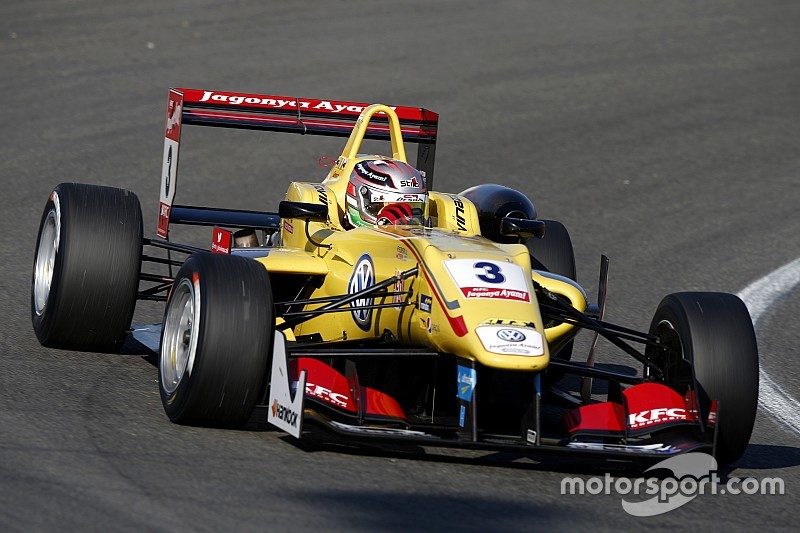 Giovinazzi gana desde la pole en Zandvoort