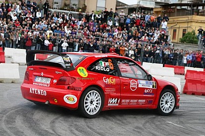 Totò Riolo in testa alla Targa Florio