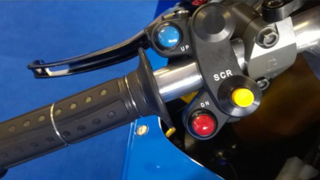 Suzuki: ecco a cosa servono i pulsanti sul manubrio
