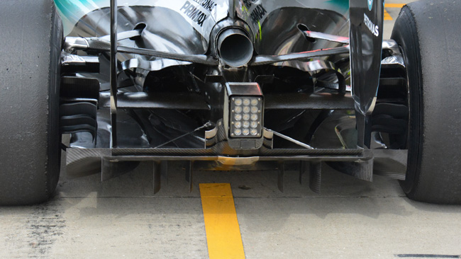 Mercedes: due estensimetri per il diffusore posteriore