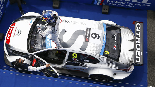 Loeb fa il bis in Slovacchia, altra tripletta Citroën