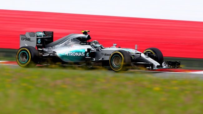 Austria, Libere 1: Rosberg in fuga, Vettel semiasse ko