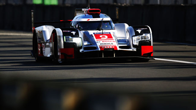 Le Mans, 7° ora: l'Audi come un rullo compressore