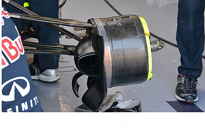 Red Bull: brake duct con la palpebra in carbonio