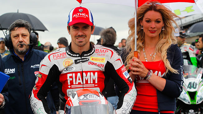 Terol illeso dopo l'highside di Donington Park
