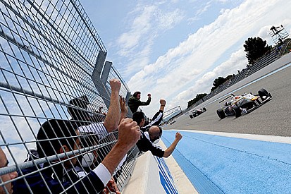 Tereschenko converte la pole in vittoria in Francia