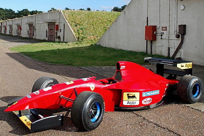 Une Arrows de 1994 aux couleurs de Ferrari en vente!
