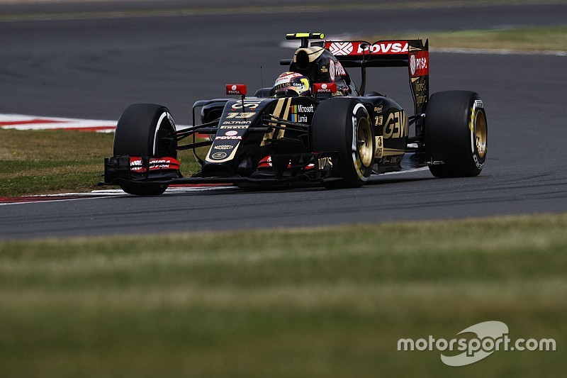 Lotus pudo girar después de esperar por sus neumáticos
