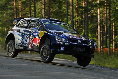 ES2 à 5 - Ogier, Latvala et Meeke en tête, Mikkelsen sort de la route