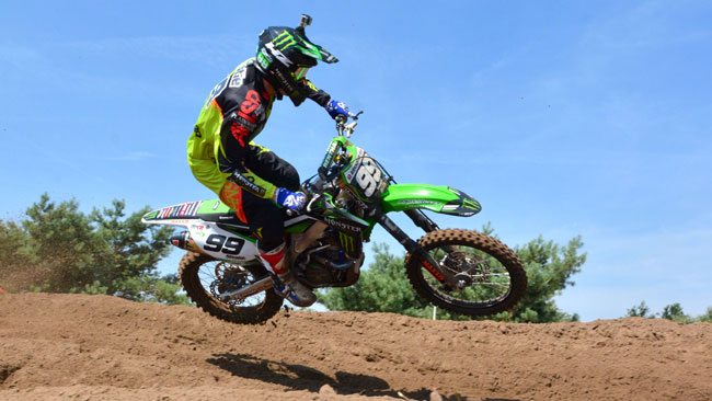 A Lommel domina Max Anstie, ma il leader è Jonass