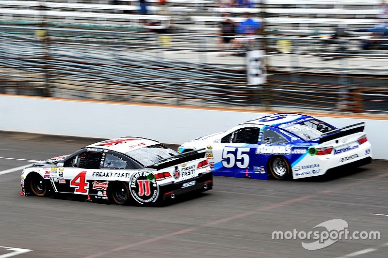 Harvick rimane a secco e Logano ne approfitta al Glen