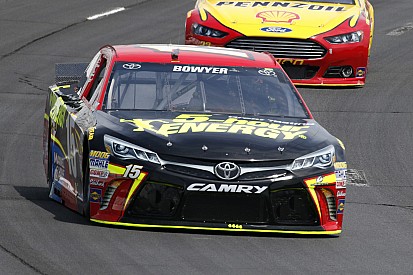 Toyota agradecido con Michael Waltrip Racing