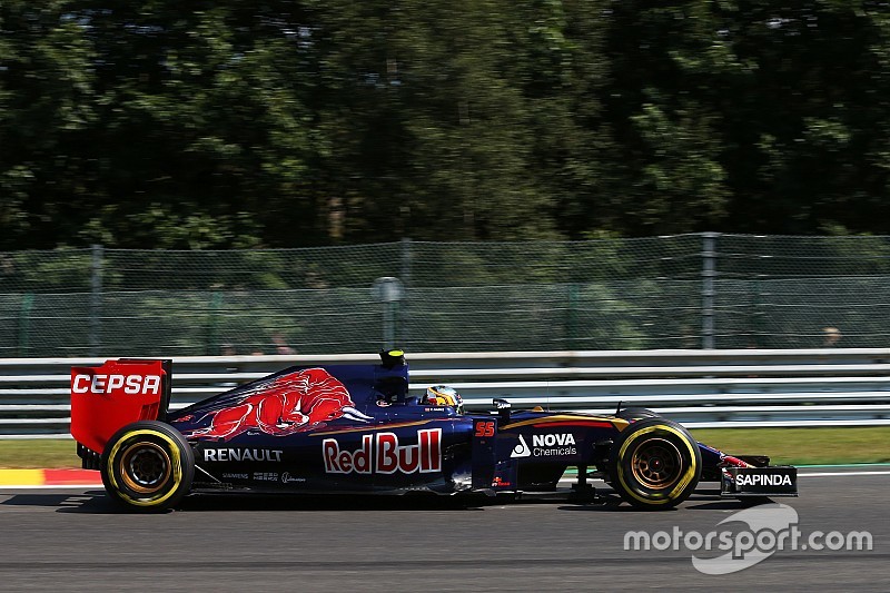 Carlos Sainz, decepcionado por el cuarto retiro al hilo