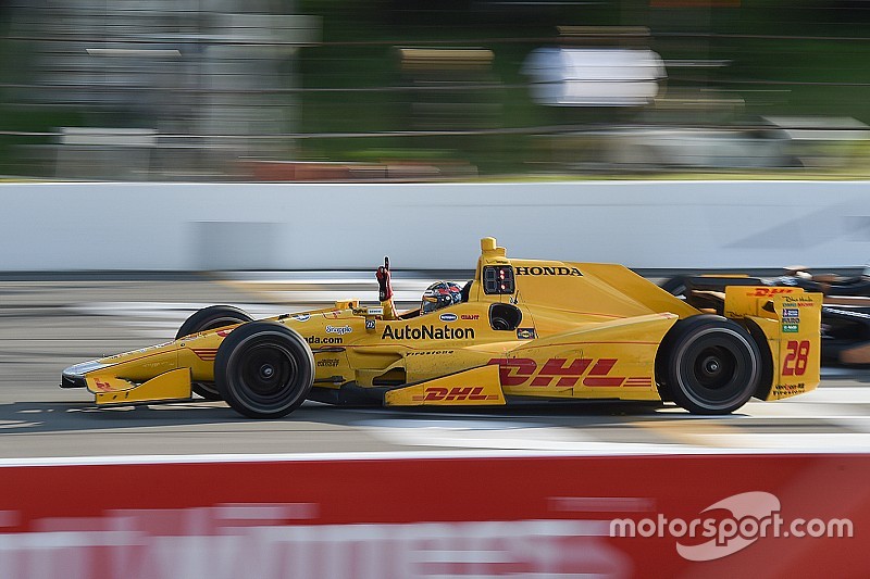 Com acidente grave de Wilson, Hunter-Reay vence segunda do ano