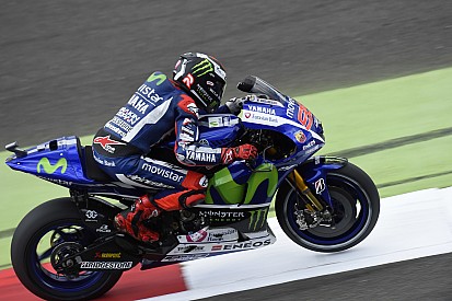 Márquez e Lorenzo dominam primeiro dia em Silverstone