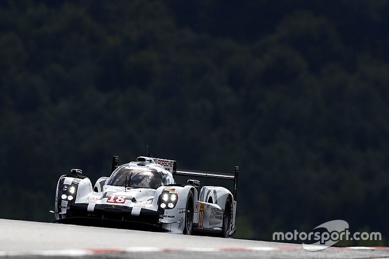 Nurburgring,5 ora:si lotta per il secondo posto