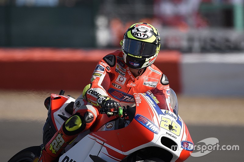 Le Ducati hanno sfilato per il centro di San Marino