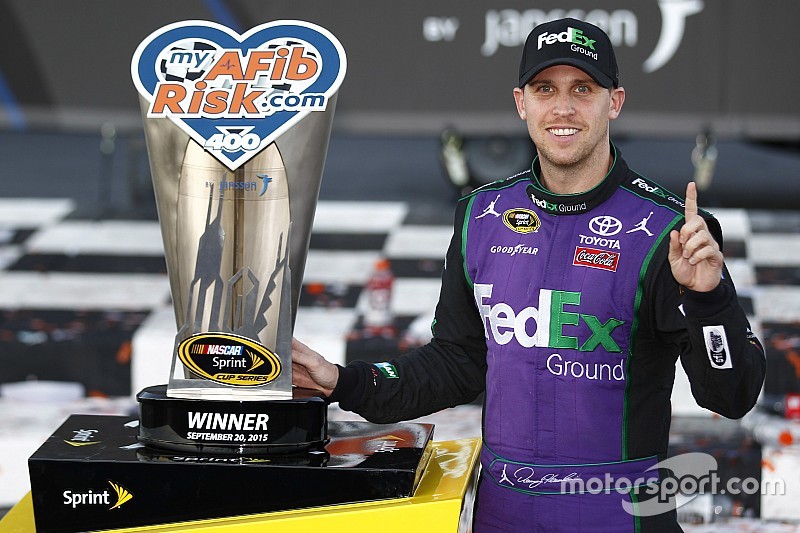 Denny Hamlin da doppiato a primo a Chicagoland
