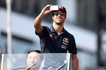 Ricciardo duvida que Red Bull saia da F1