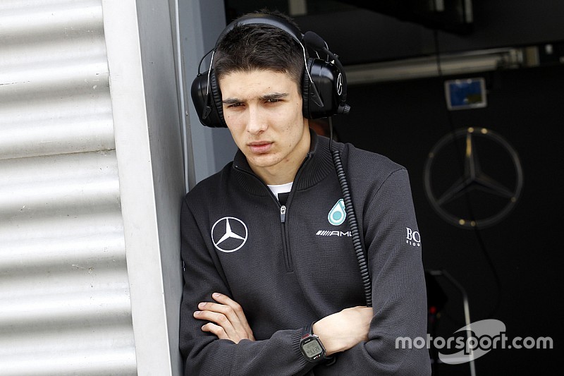 Ocon está abierto al DTM mientras crecen los rumores desde Renault F1